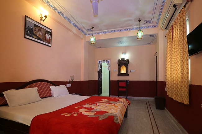 Budget Hotel Near Lake Udaipur